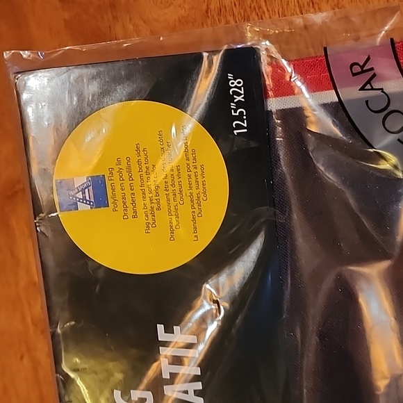 NHL Chicago Blackhawks Decorative Flag - Picture 5 of 6